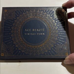 Ace Beauté Vintage Dawn Palette
